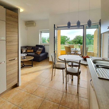 Lastovka Posesi Apartment Medulin Bagian luar foto
