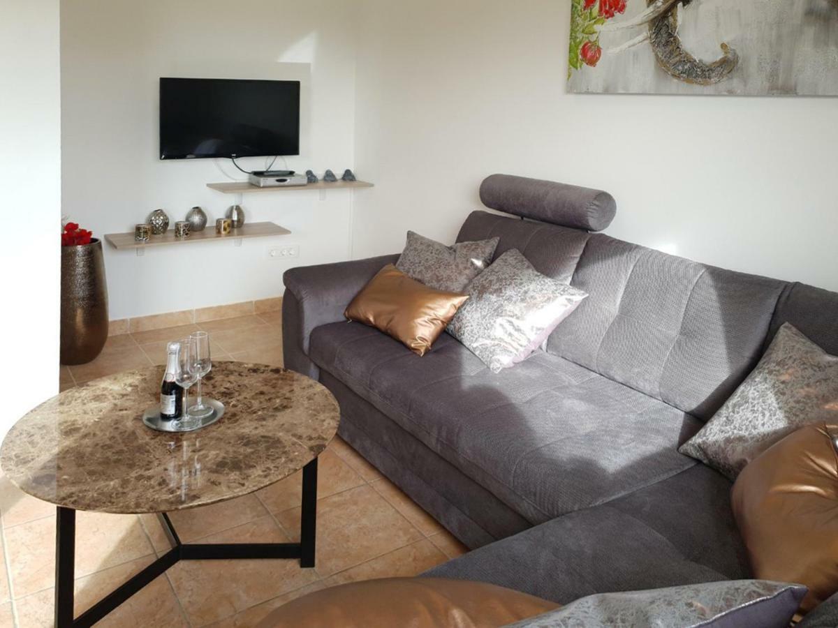 Lastovka Posesi Apartment Medulin Bagian luar foto